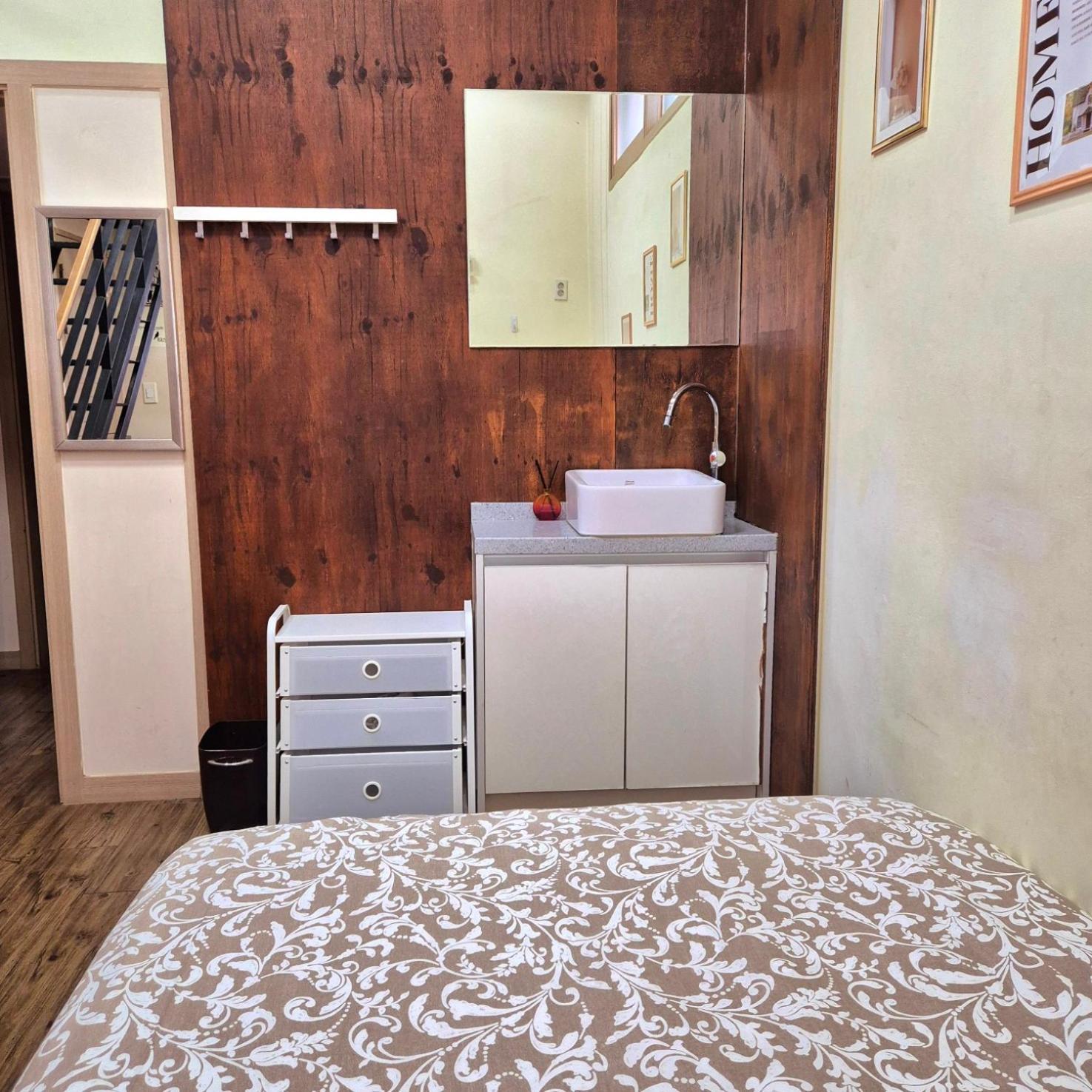 Roi Guesthouse Seoul Bagian luar foto